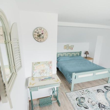 Отель Vila Chic M Моечу-де-Жос Экстерьер фото