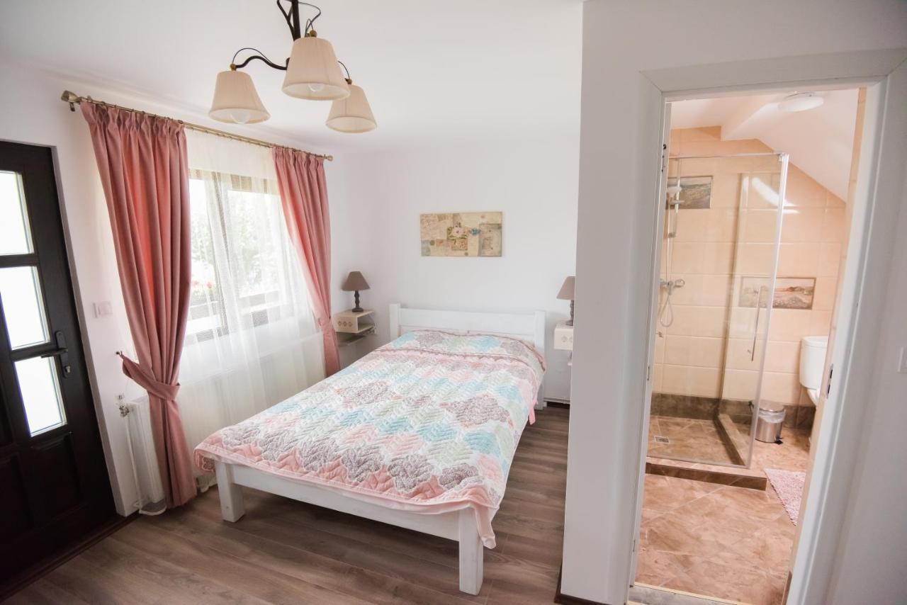 Отель Vila Chic M Моечу-де-Жос Экстерьер фото